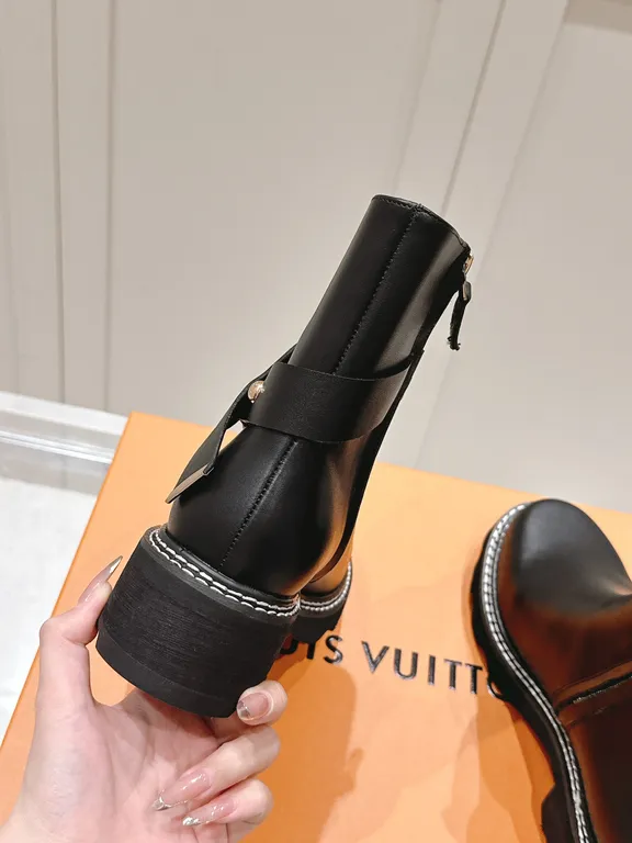 Louis Vuitton Shoe 